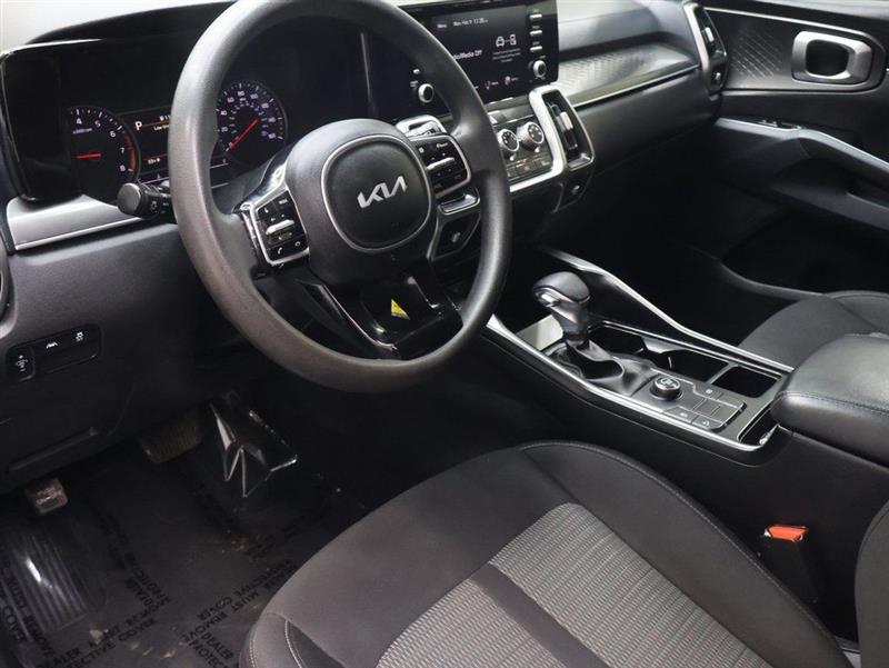 2022 KIA SORENTO LX