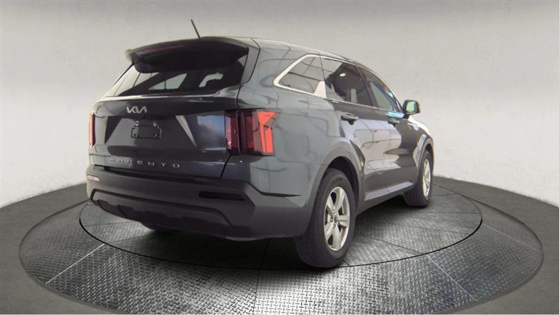 2022 KIA SORENTO LX