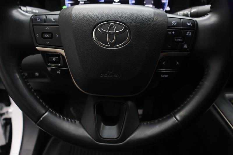 2023 TOYOTA CROWN XLE/LIMITED