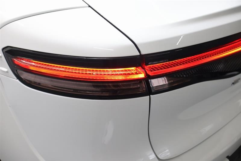 2023 TOYOTA CROWN XLE/LIMITED