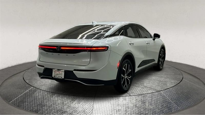 2023 TOYOTA CROWN XLE/LIMITED