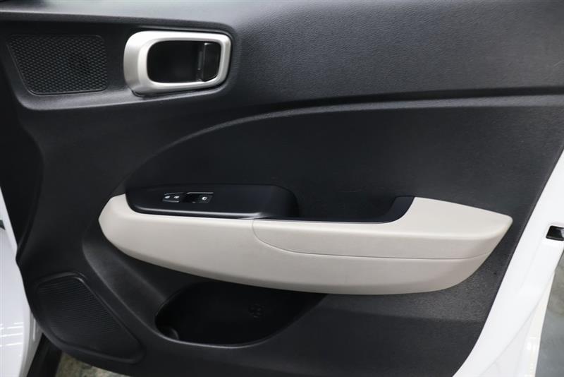 2022 HYUNDAI VENUE SEL