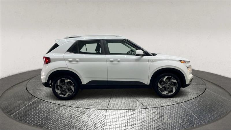 2022 HYUNDAI VENUE SEL