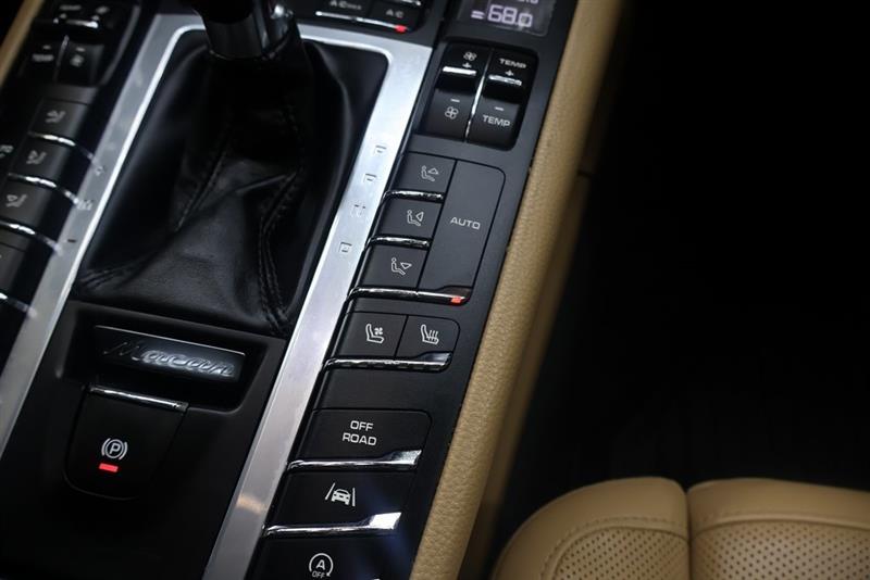 2017 PORSCHE MACAN S