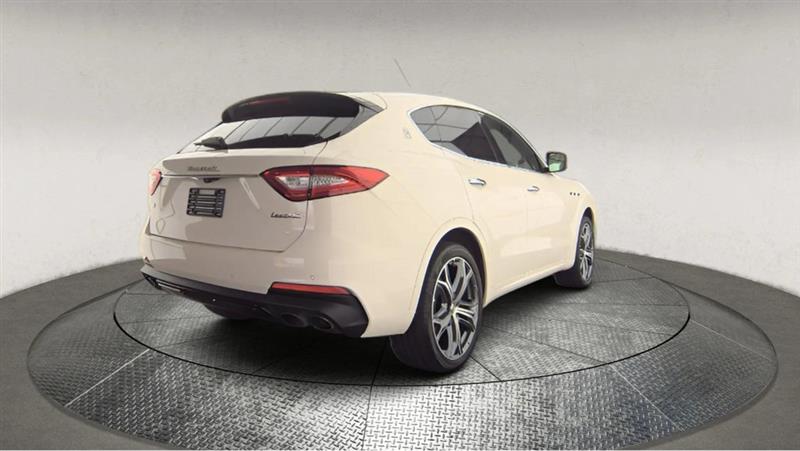 2020 MASERATI LEVANTE 