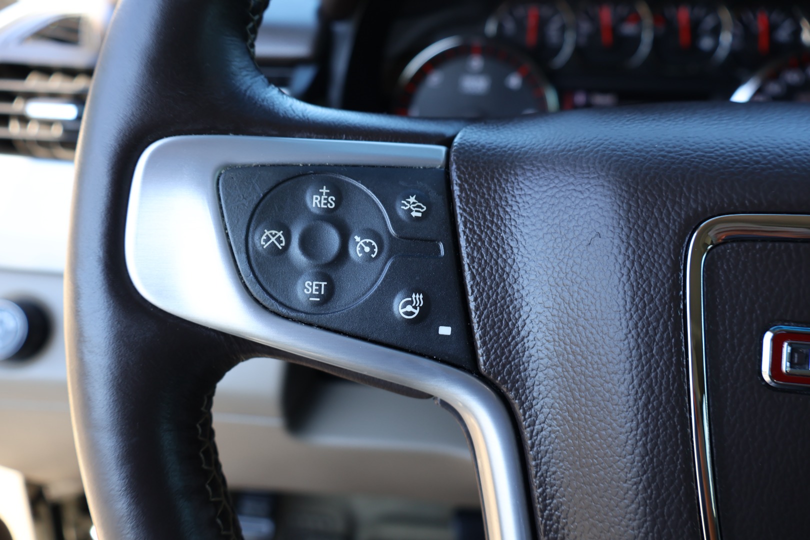 2016 Gmc Yukon SLT photo 24