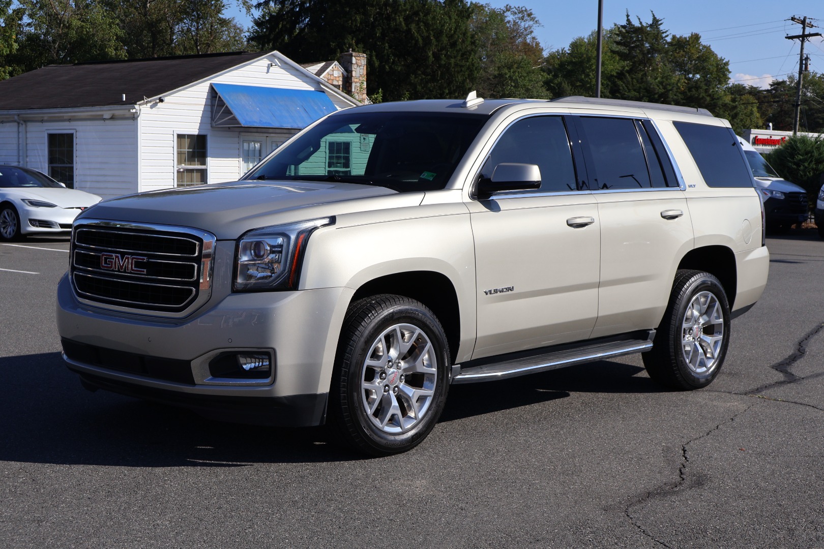 2016 Gmc Yukon SLT photo 3