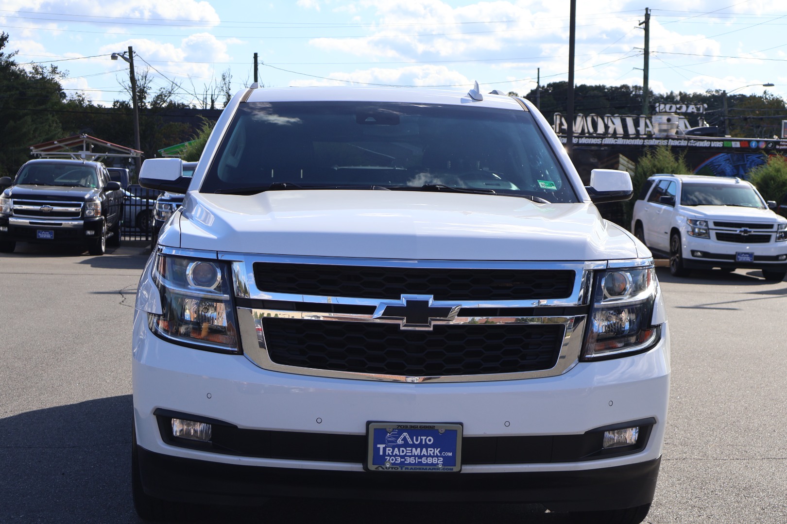 2019 Chevrolet Suburban LT photo 3