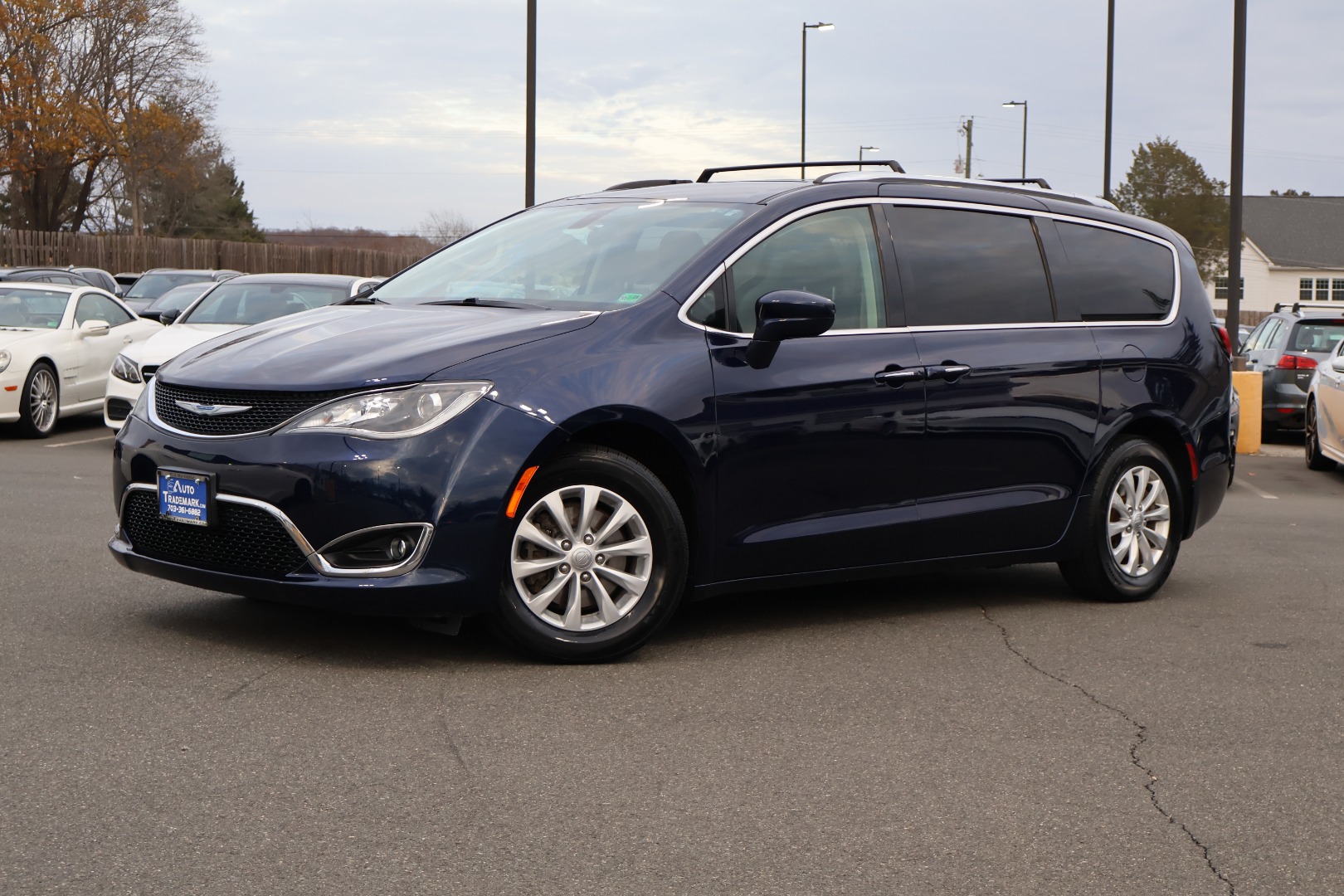 2018 Chrysler Pacifica Touring L photo 2