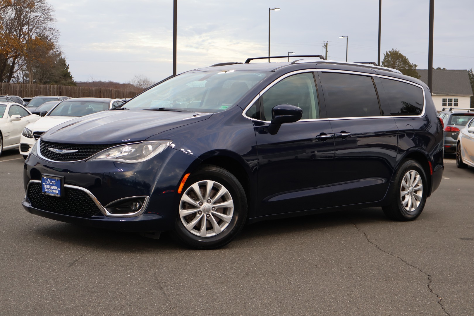 2018 Chrysler Pacifica Touring L photo 3