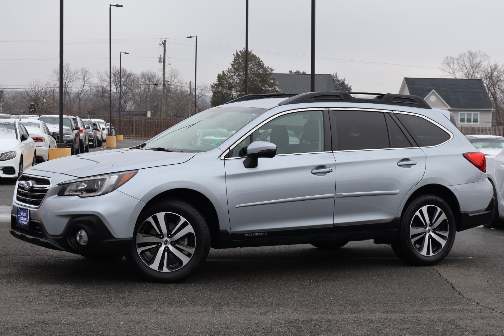 2019 Subaru Outback Limited's photo