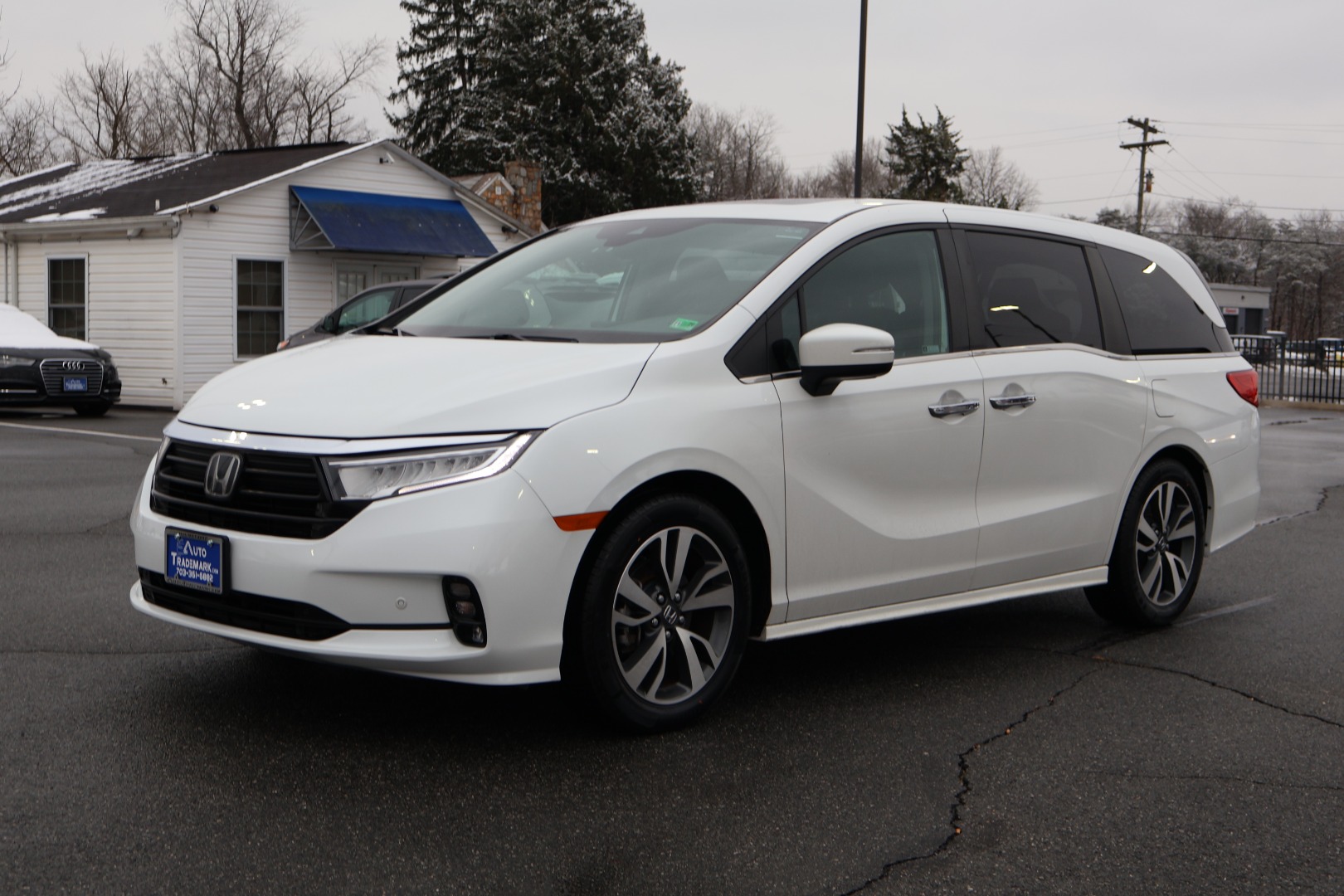 2023 Honda Odyssey Touring photo 4