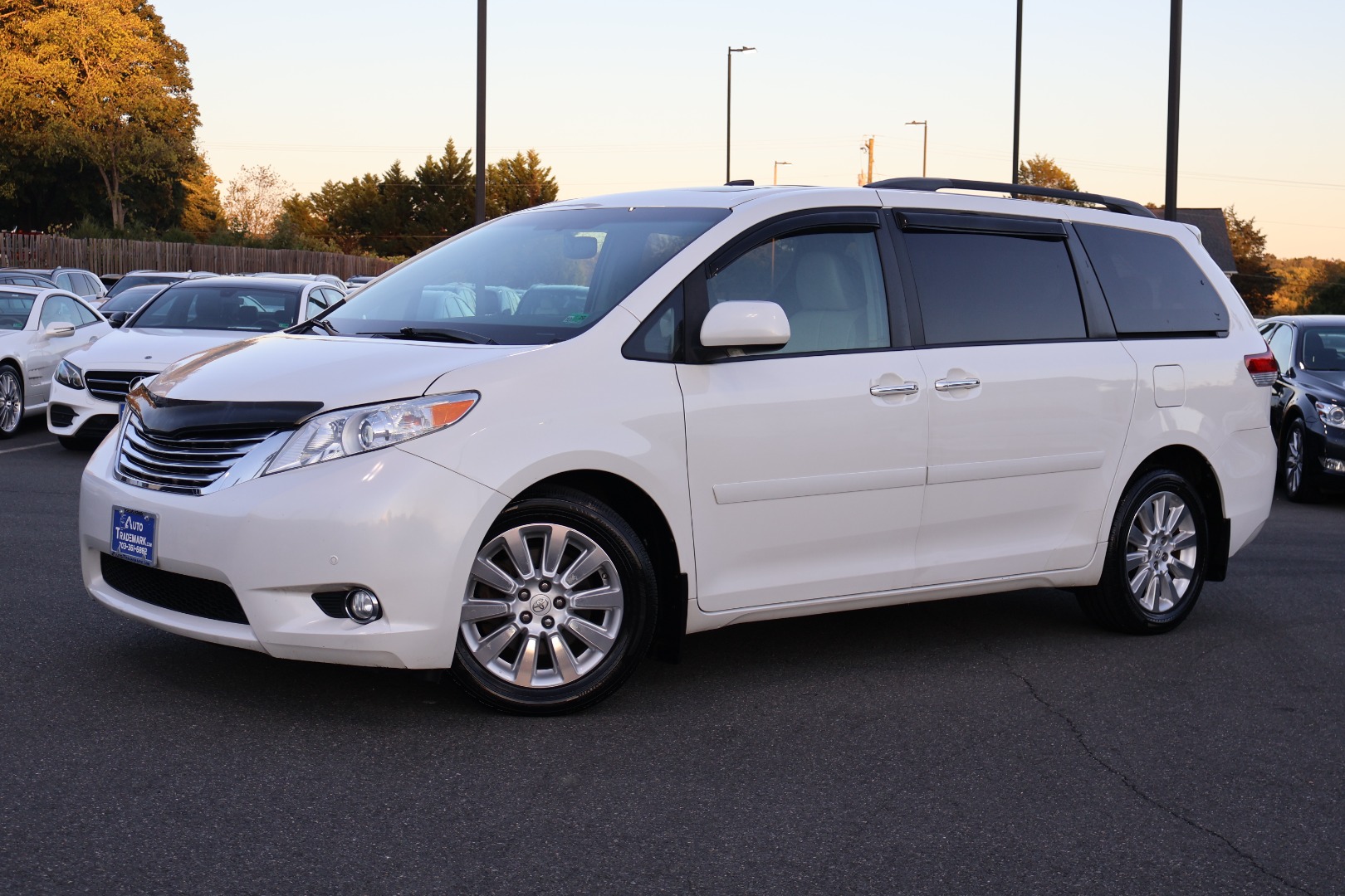 2011 Toyota Sienna Limited photo 3
