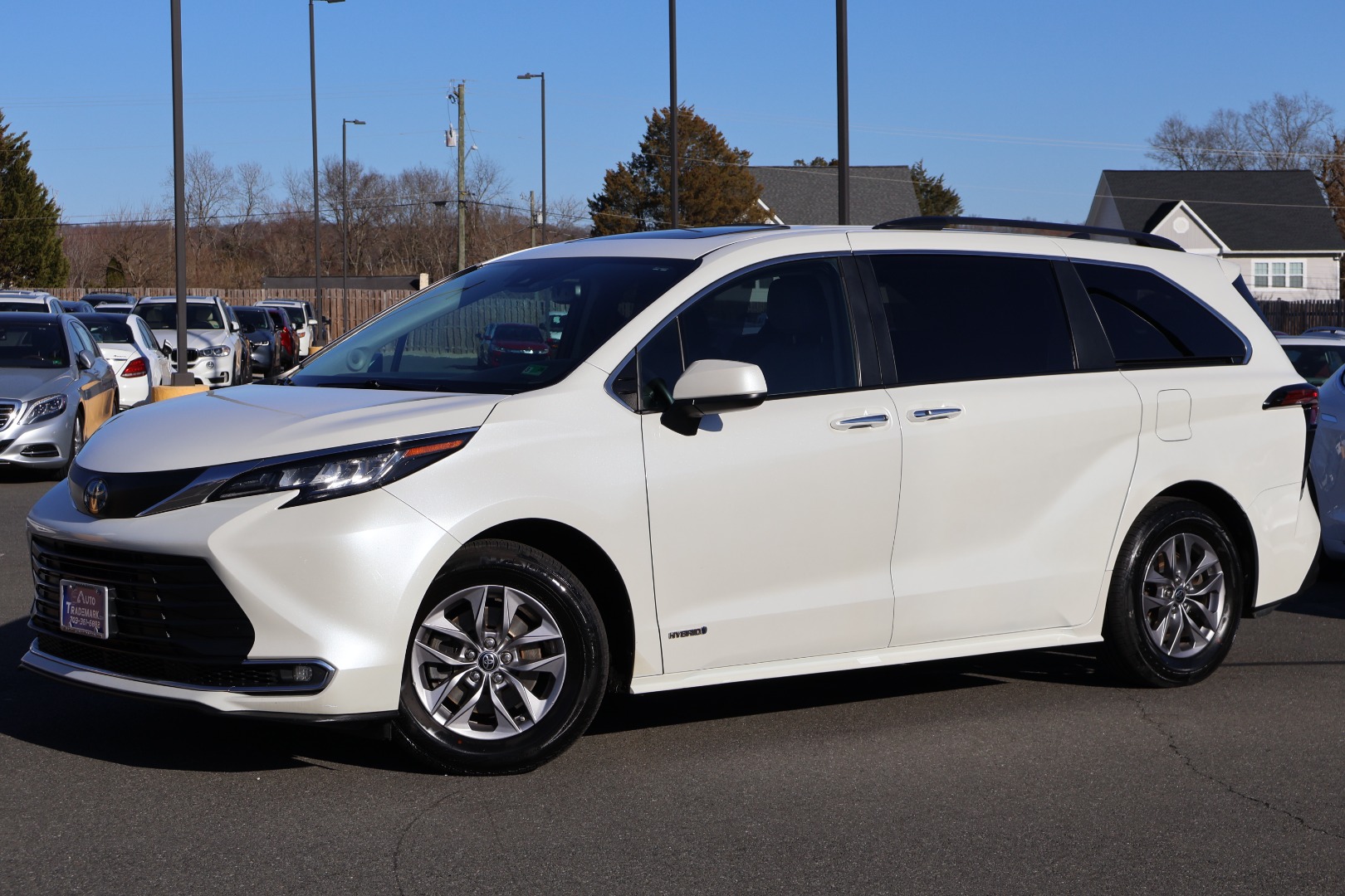 2021 Toyota Sienna XLE's photo