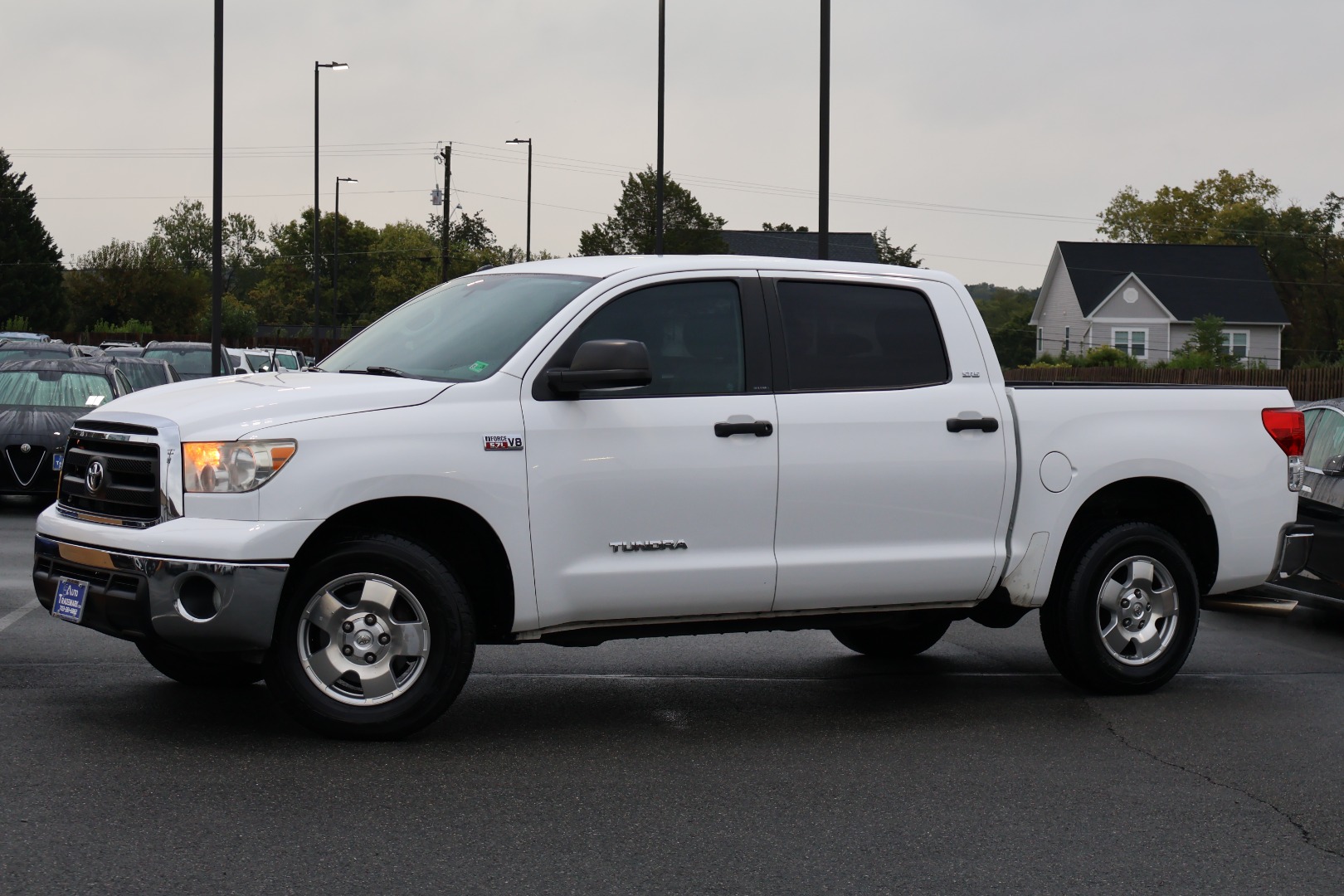 2011 Toyota Tundra CrewMax photo 2