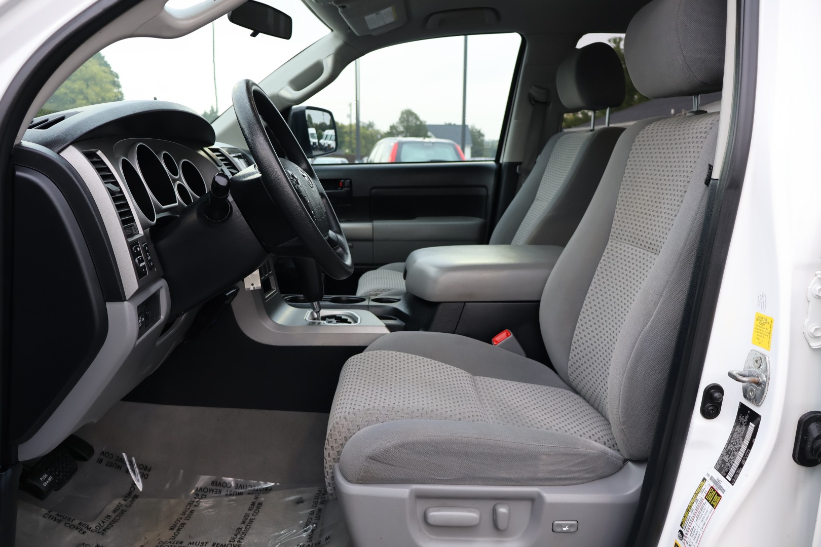 2011 Toyota Tundra CrewMax photo 12