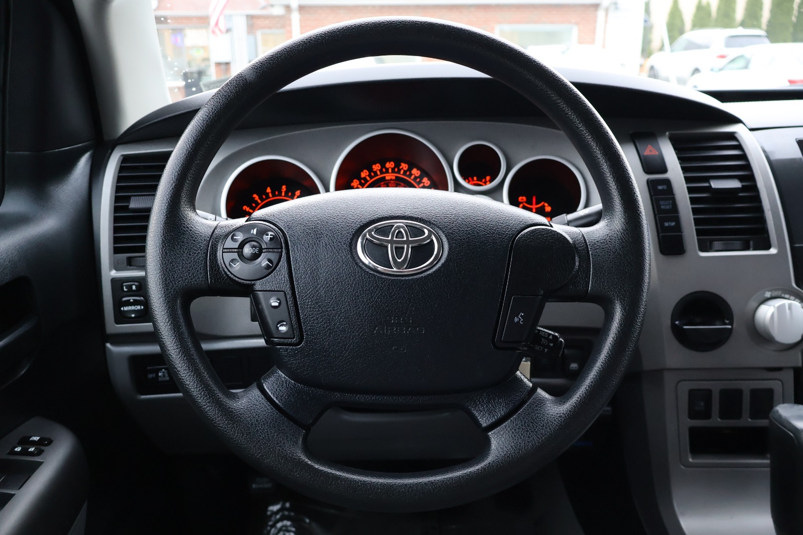 2011 Toyota Tundra CrewMax photo 16