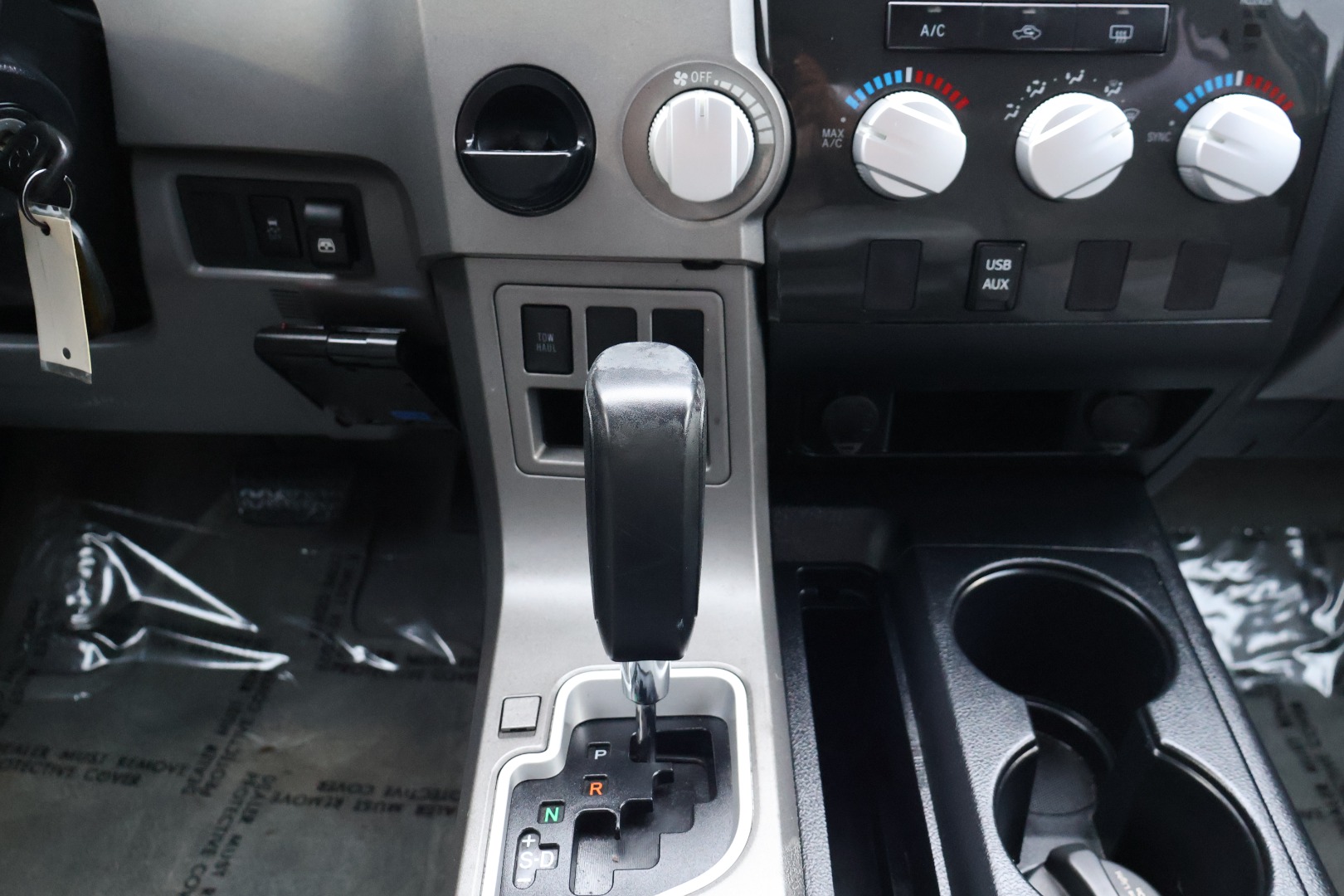 2011 Toyota Tundra CrewMax photo 19