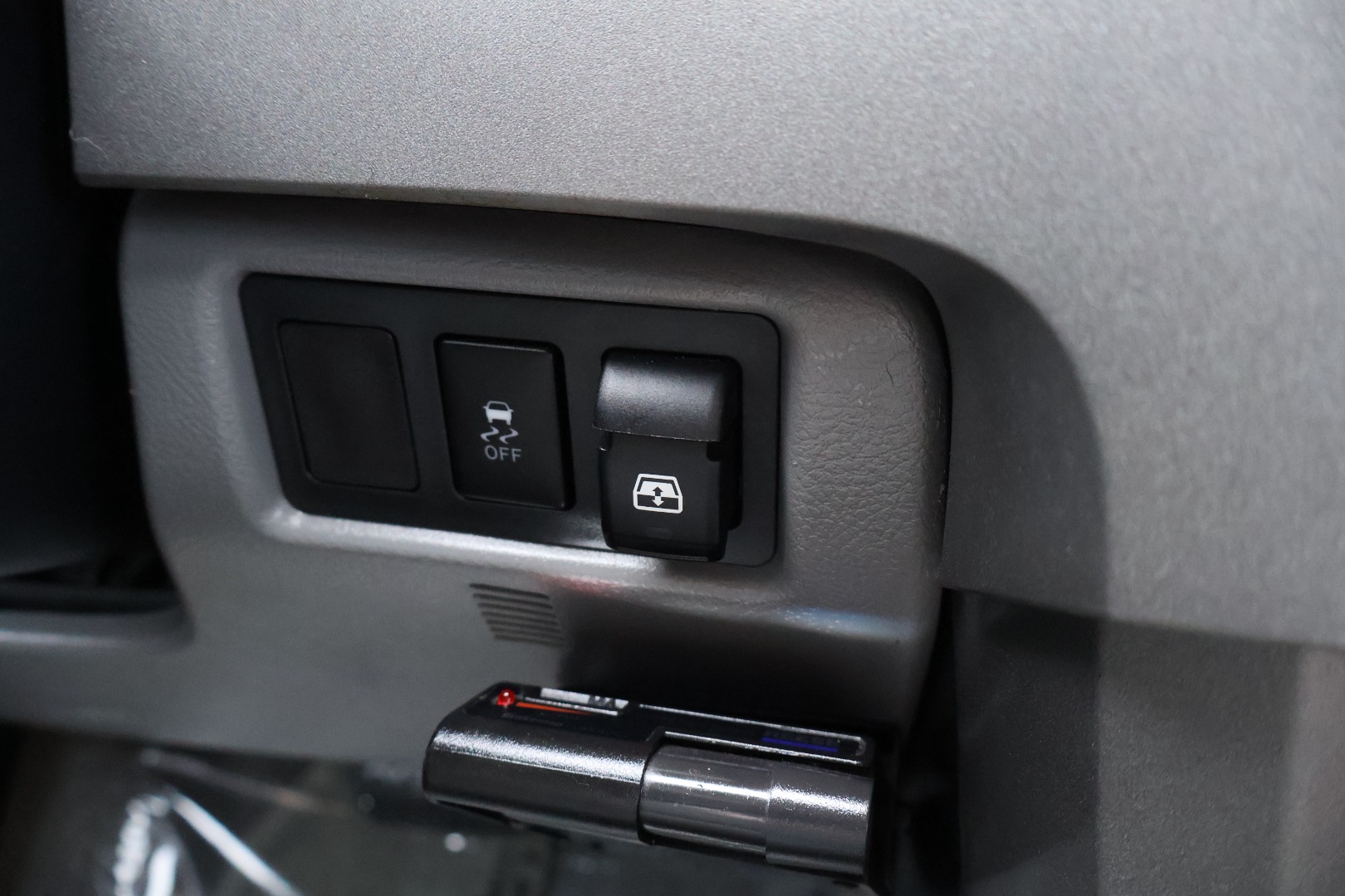 2011 Toyota Tundra CrewMax photo 20
