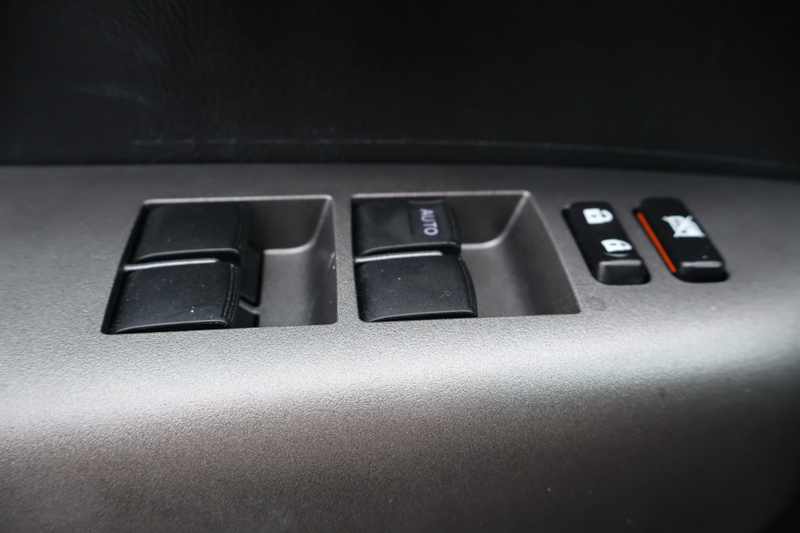 2011 Toyota Tundra CrewMax photo 22