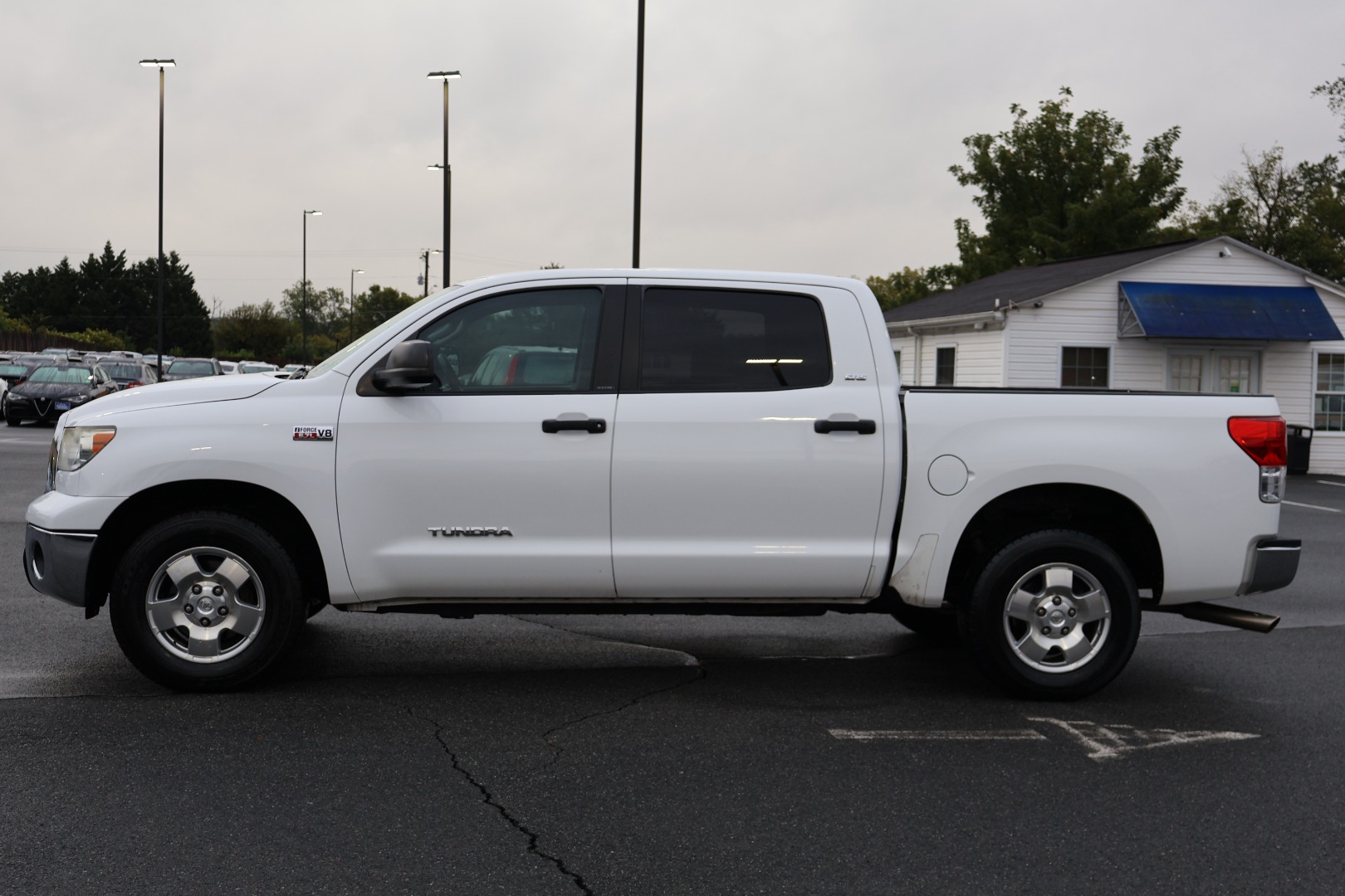 2011 Toyota Tundra CrewMax photo 5