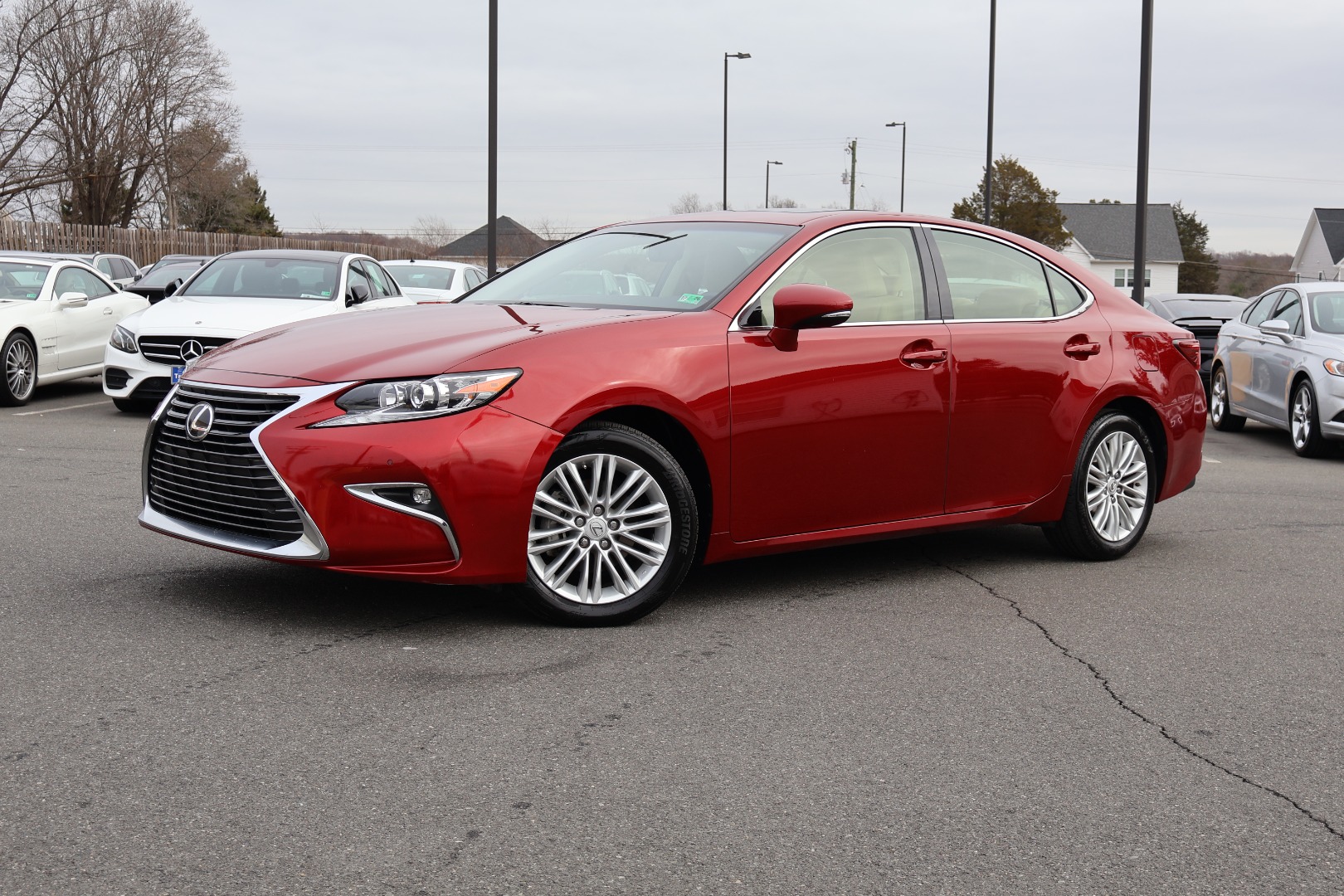 2016 Lexus ES 350's photo