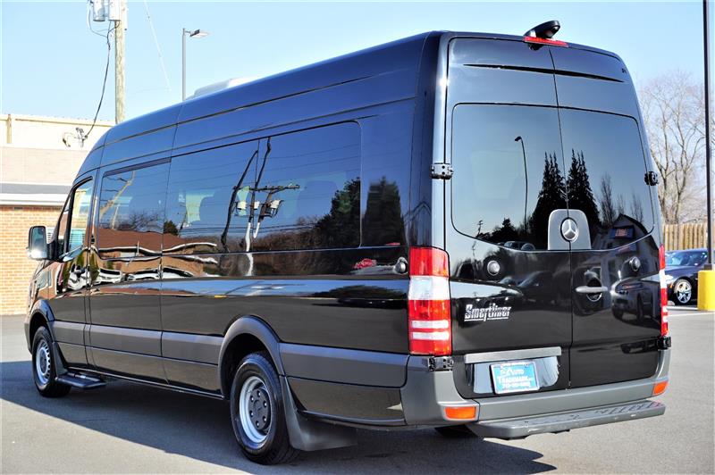 mercedes van 15 passenger