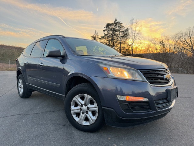 2014 Chevrolet Traverse LS photo 1