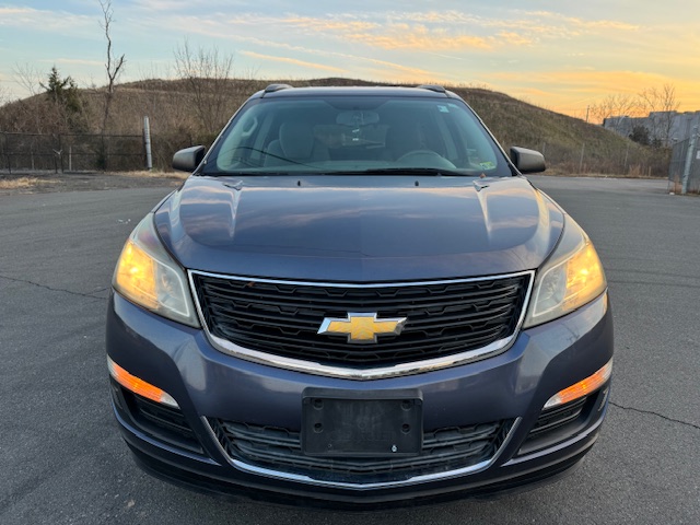 2014 Chevrolet Traverse LS photo 2