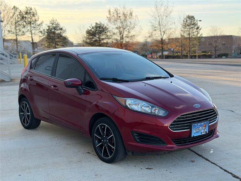 2017 Ford Fiesta SE's photo