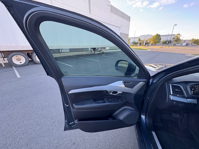 2018 Volvo XC90 Momentum photo 21