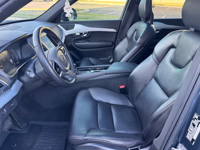 2018 Volvo XC90 Momentum photo 24