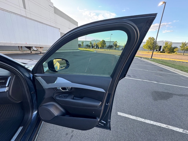 2018 Volvo XC90 Momentum photo 28