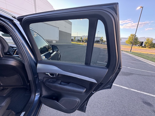 2018 Volvo XC90 Momentum photo 32