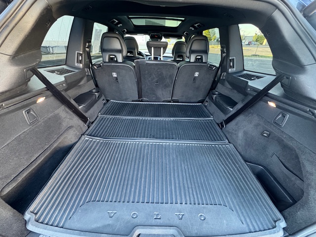 2018 Volvo XC90 Momentum photo 39