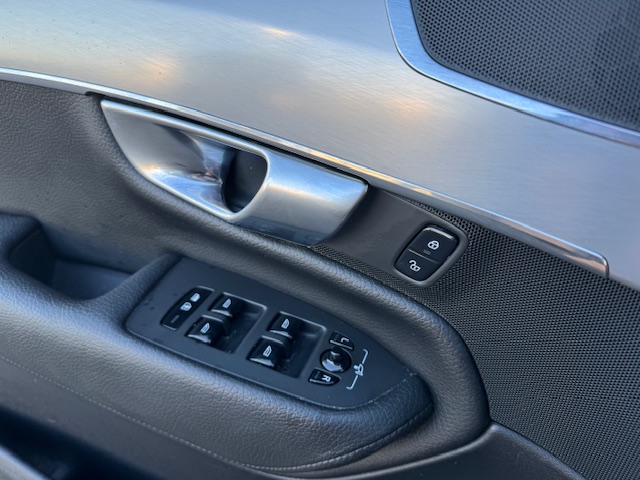 2018 Volvo XC90 Momentum photo 49