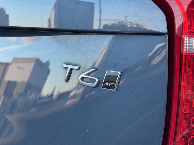 2018 Volvo XC90 Momentum photo 9