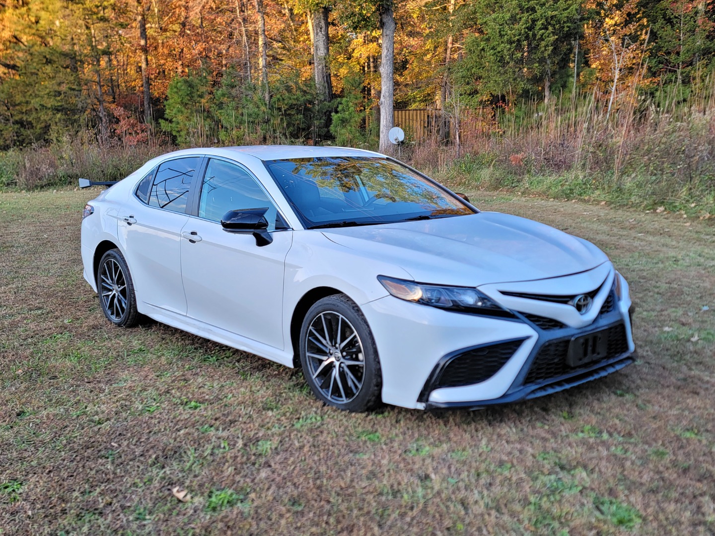 2021 Toyota Camry SE's photo