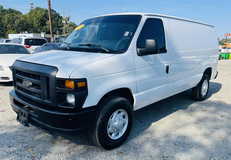 2011 Ford E-Series Econoline Van Commercial photo 3