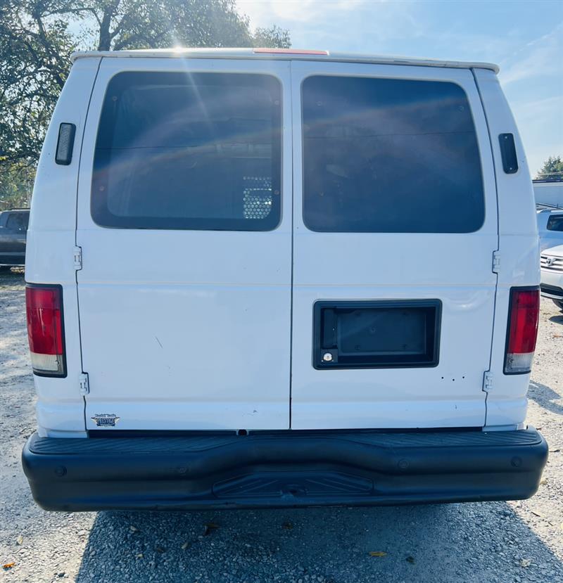 2011 Ford E-Series Econoline Van Commercial photo 4