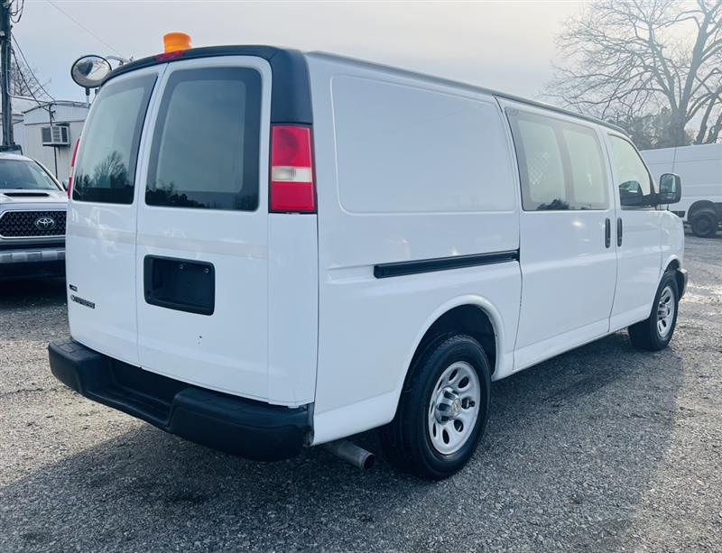 2009 Chevrolet Express Cargo Work Van photo 6