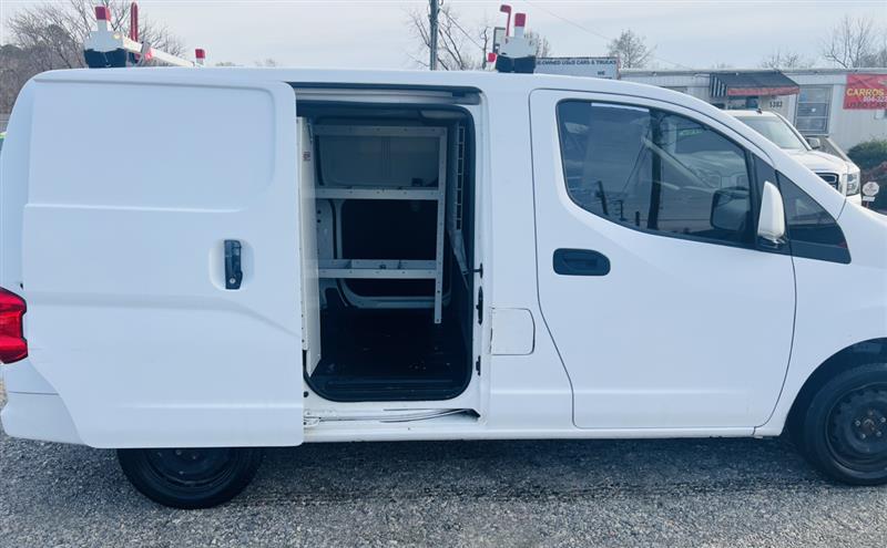 2017 Nissan NV200 SV photo 10