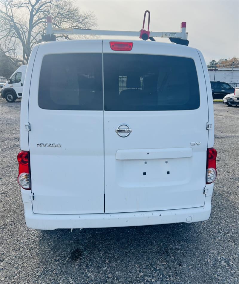 2017 Nissan NV200 SV photo 4