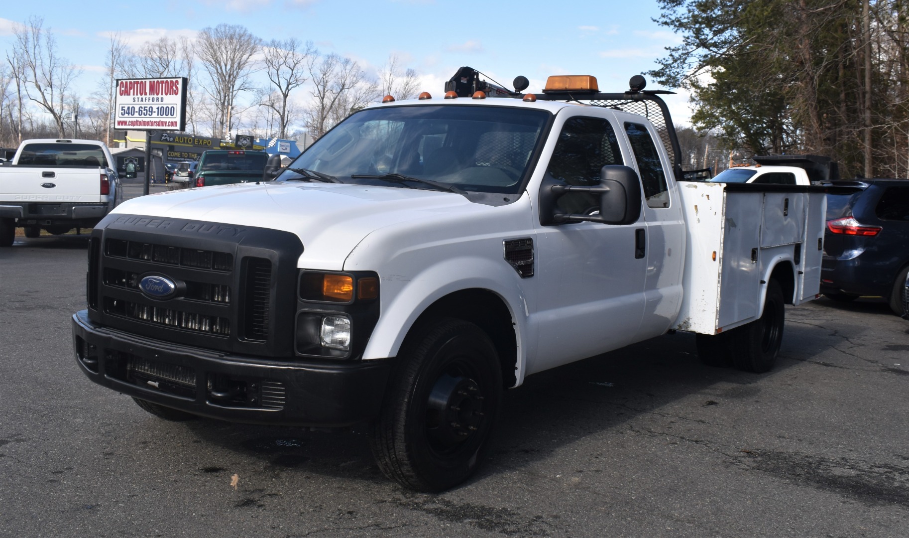2008 Ford F-350 Super Duty Chassis Cab XL