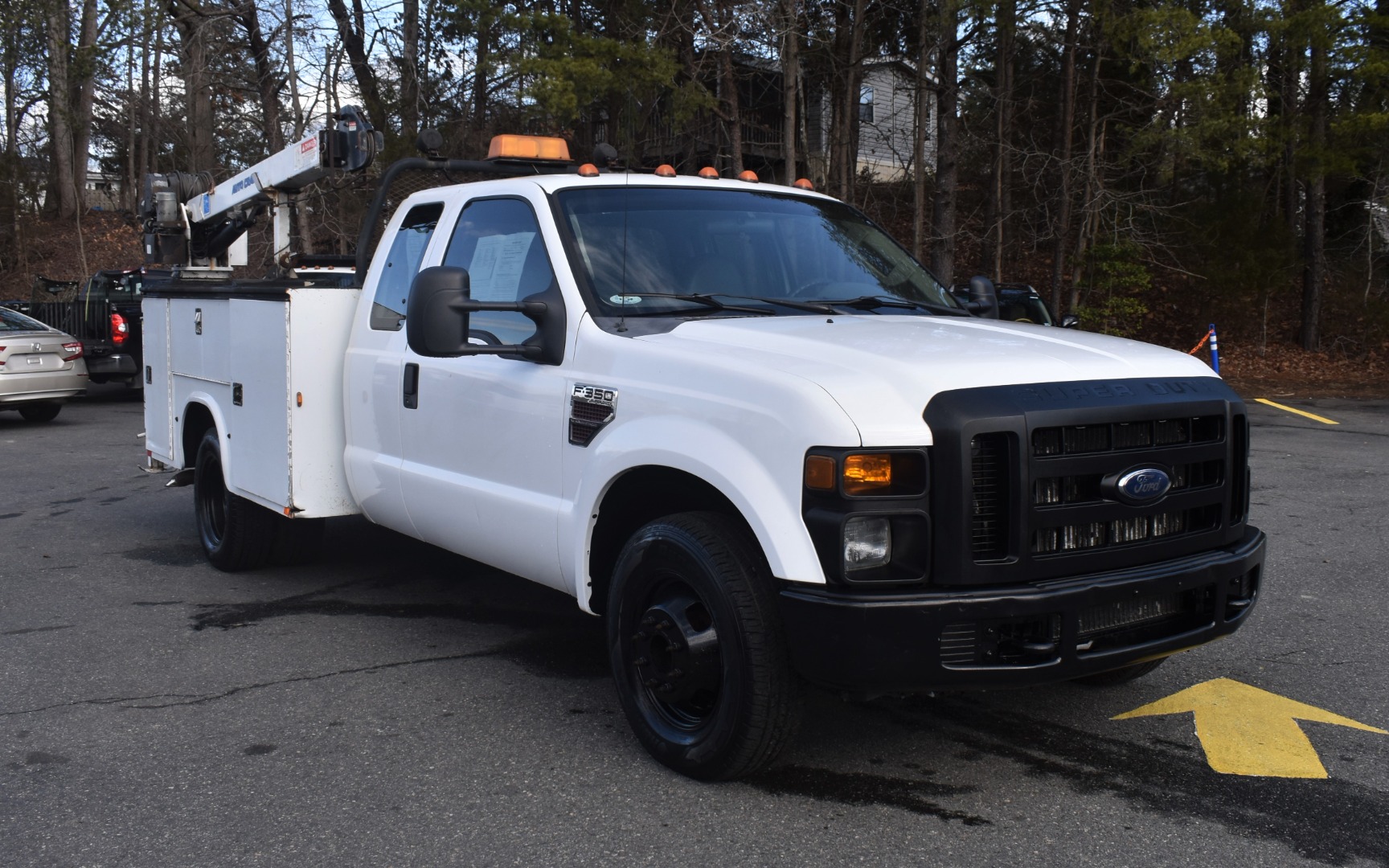2008 Ford F-350 Super Duty Chassis Cab XL