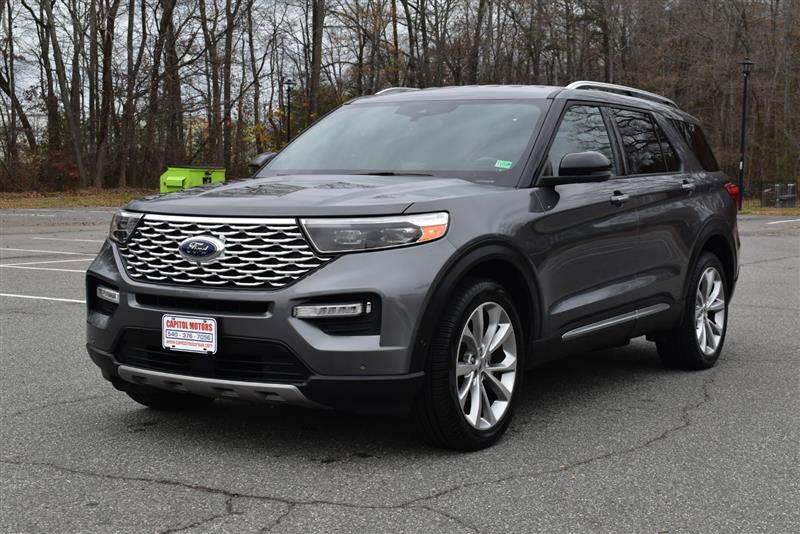 2021 Ford Explorer Platinum's photo