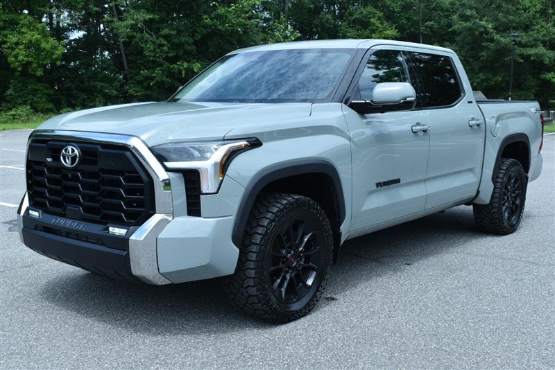 2023 TOYOTA TUNDRA SR5
