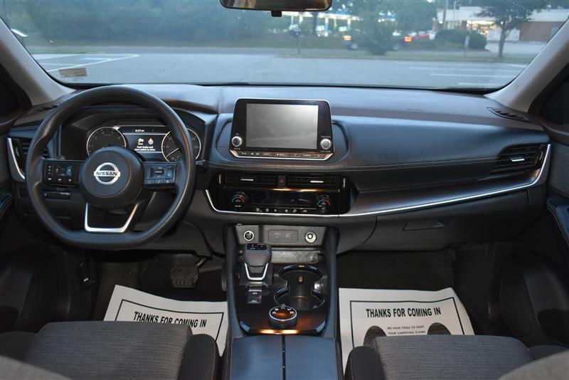 2021 Nissan Rogue SV photo 9