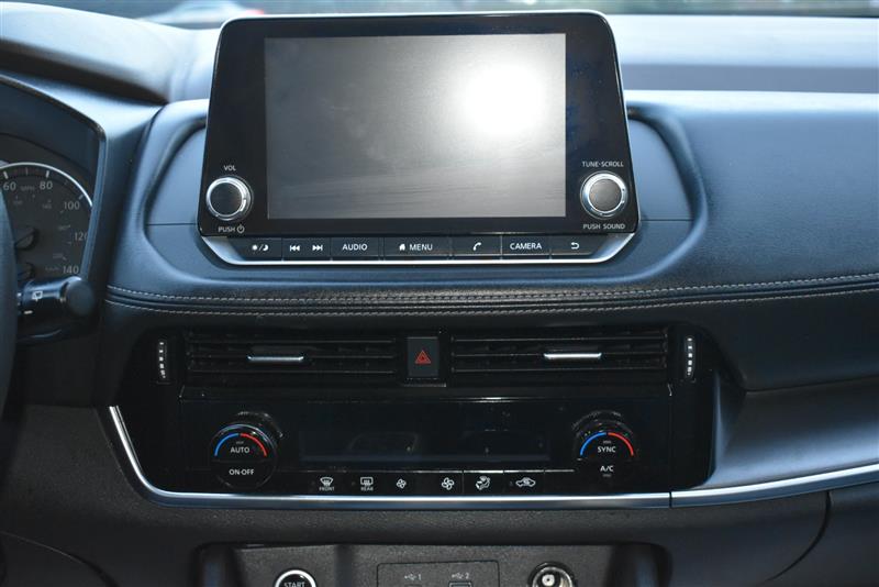 2021 Nissan Rogue SV photo 11