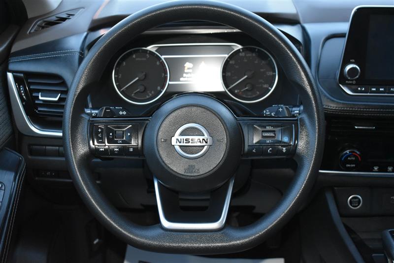 2021 Nissan Rogue SV photo 13